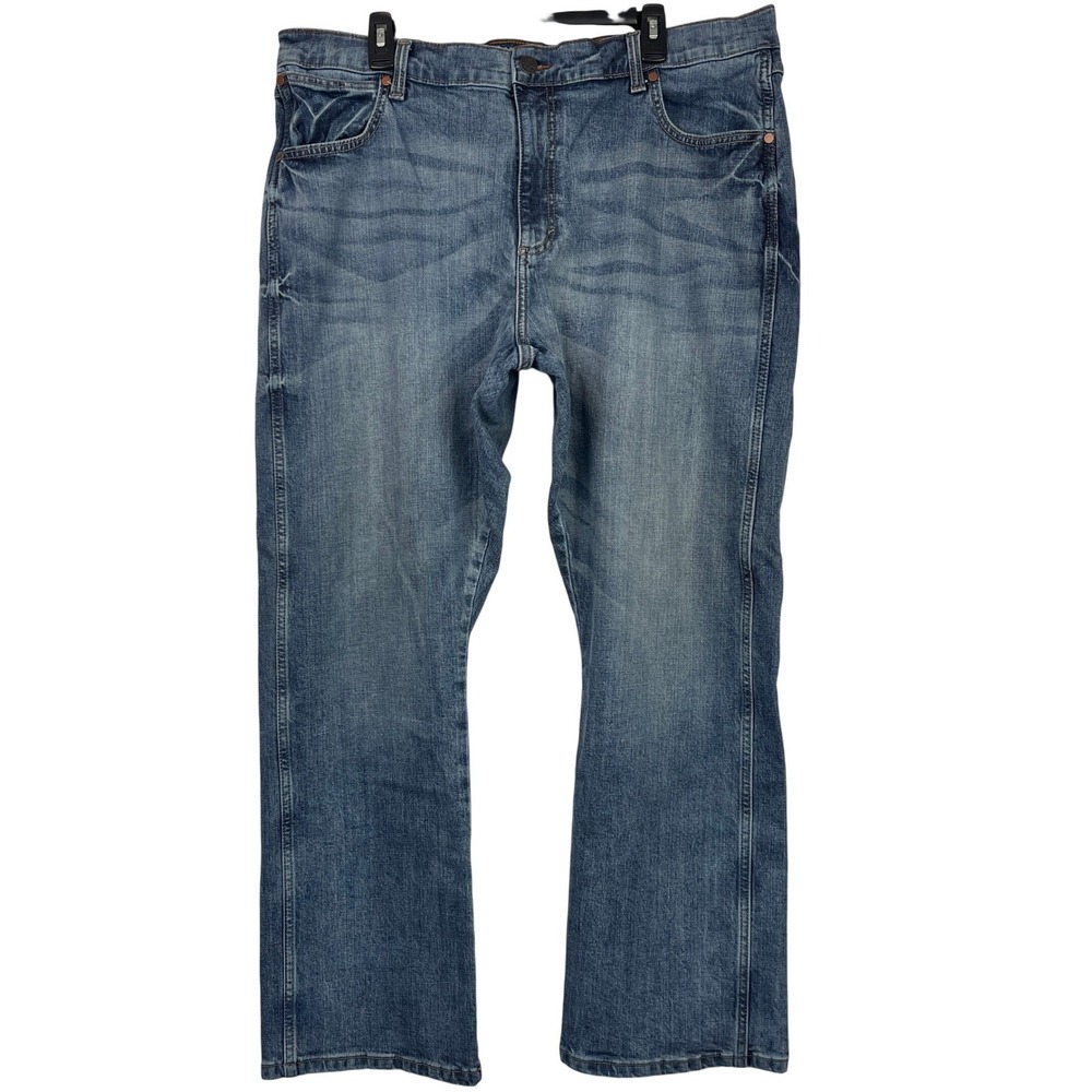 Wrangler Retro Relaxed‎ Boot Cut Mens 40x30 Light Wash Denim Blue Jeans Cowboy